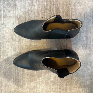 Nisolo Heeled Chelsea Boot, Black